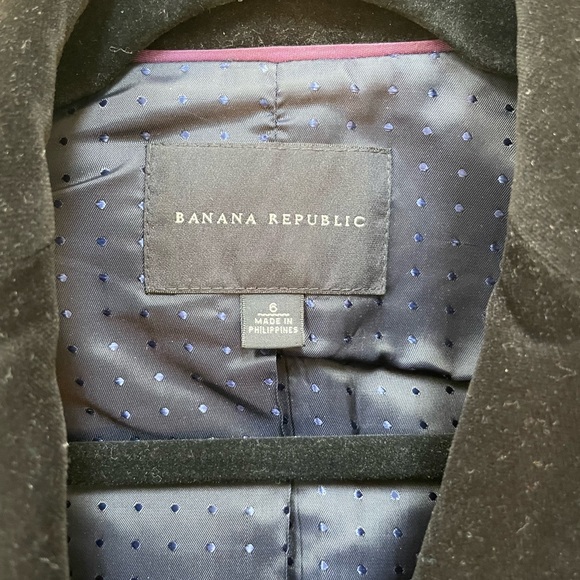 Banana Republic Velvet Blazer - Picture 2 of 8